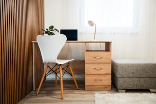 Chybí vám doma místo, kde se dá pohodlně soustředit na práci nebo učení?📝 ALFA je to správné řešení! Praktický, kompaktní...